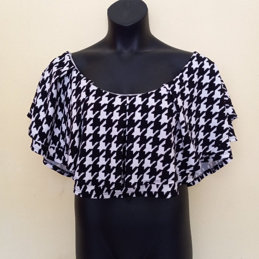 Women’s Black & White Houndstooth Off-Shoulder Crop Top
